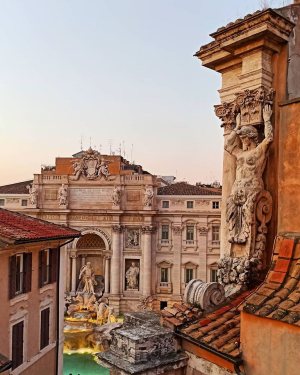 Trevi Fountain, unusual point of view